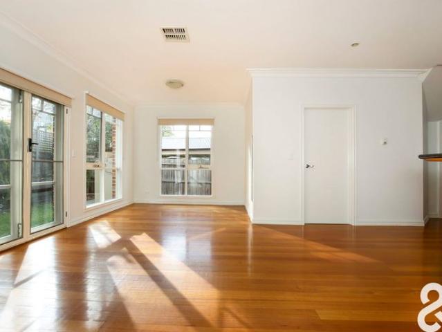 Spacious Townhouse in a Prime Alphington Location