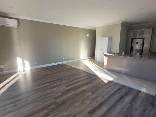 Spacious Townhouse in Flat Bush Awaits You!