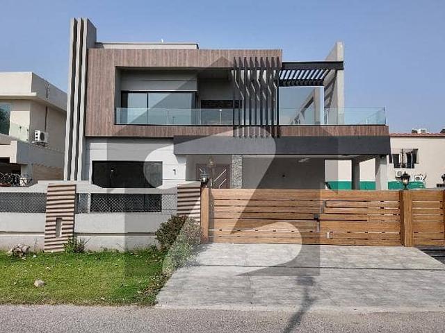 Spacious Triple Storey House Is Available For sale In Ideal Location Of DHA Phase 6 Block B