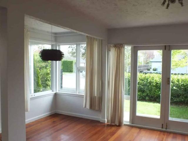 Spacious Two Bedroom Unit in a Great Merivale Location