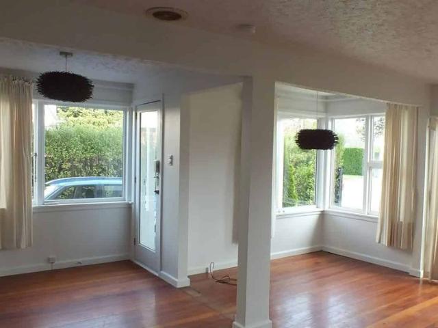 Spacious Two Bedroom Unit in a Great Merivale Location