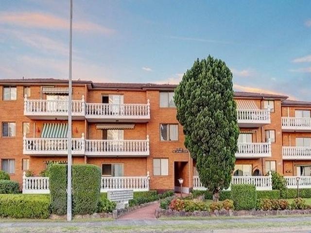 Spacious Two Bedroom Unit