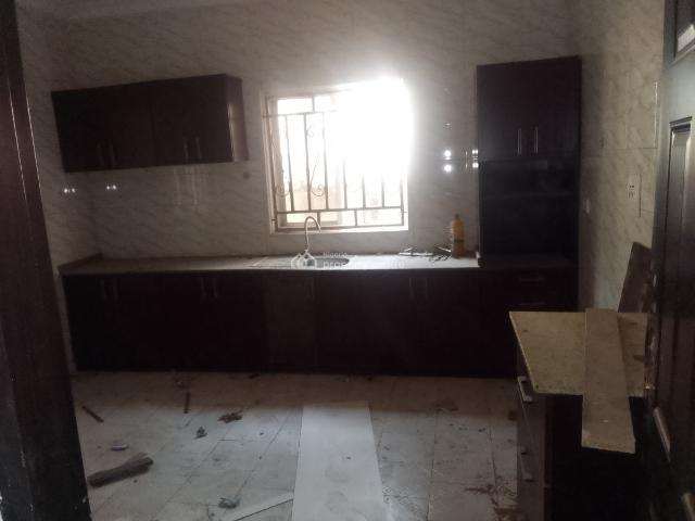 Spacious Two Bedroom Flat