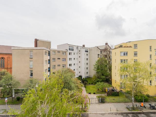 Spacious two bedroom suite in excellent location, Berlin Amsterdam Apartments for Rent