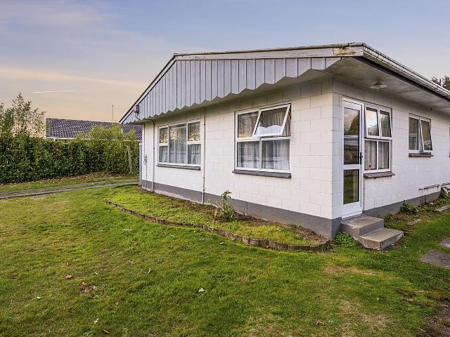Spacious unit close to CBD