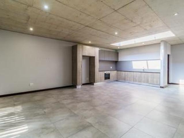 spacious upmarket apartment in menlo park