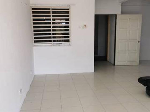 Spacious ValueBuy 3Bedroom Apartment at Taman Terbilang for Sale