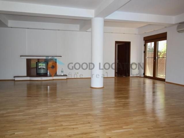 Spacious villa with swimming pool and sauna in Pipera V0024PI4