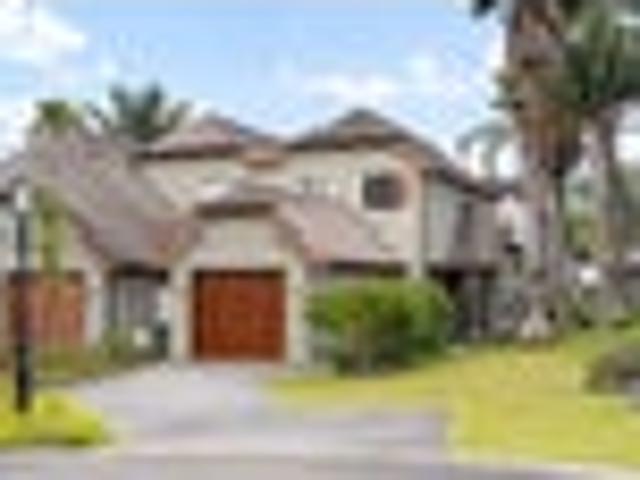 Spacious villa! Excellent location!