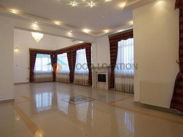 Spacious villa on Pipera Street V0029PI4