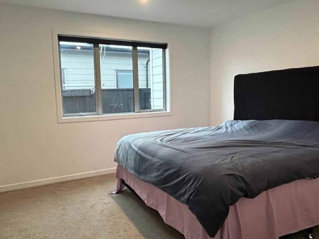 Spacious & Well Designed Home in The Lakes