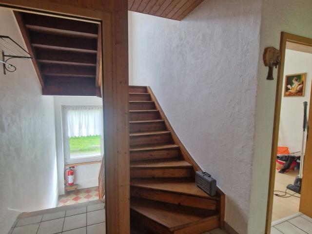 Comprising 3 existing homes with strong renovation potential | dreamo. Ch