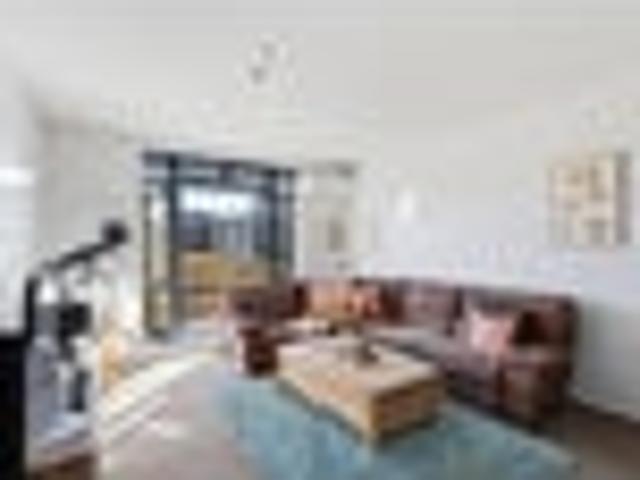 Spacious with its own Garage Premium CBD living!
