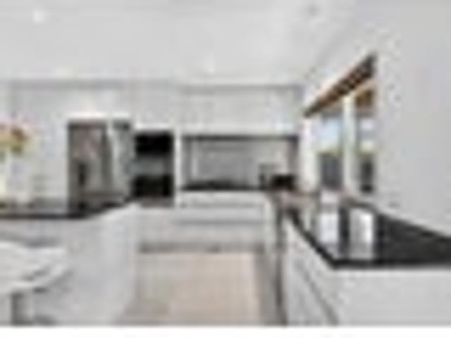 Spacious Abode with Triple Garaging