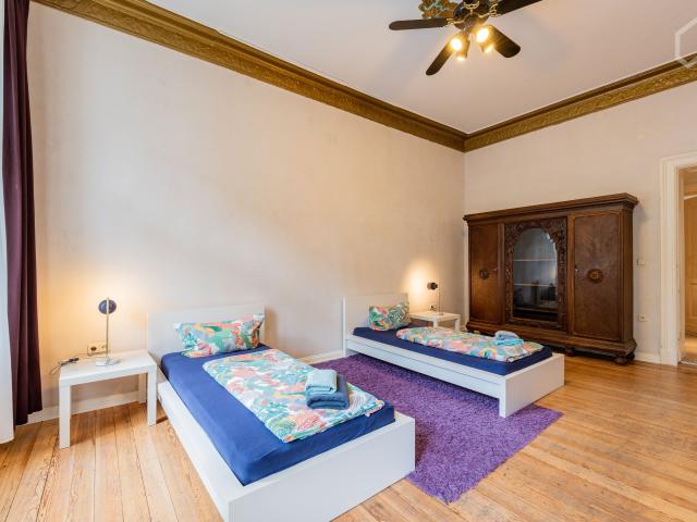 Spacious Altbau flat in Moabit Mitte