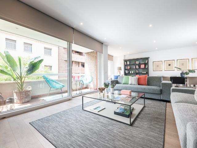 Spacious and bright apartment in a lively area of Madrid