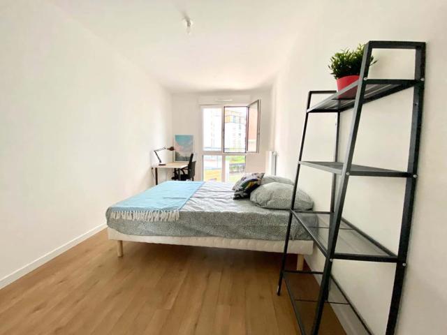 Spacious and bright room 14m² CL7