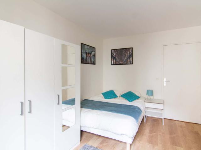 Spacious and bright room 14m²