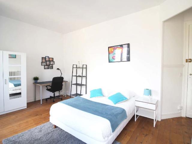 Spacious and bright room 18m² BO13