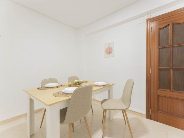 Spacious and bright room in Patraix