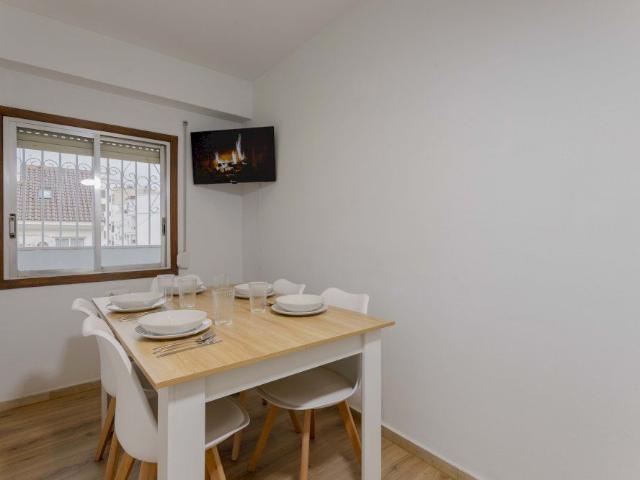 Spacious and bright room on Palleter Street