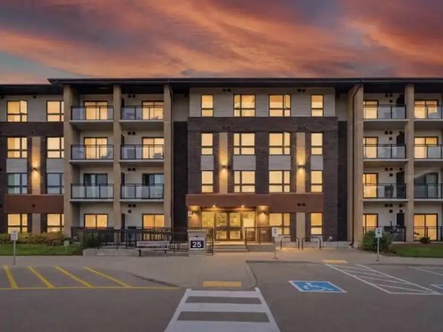 Spacious and bright 2 bed, 2 bath condo