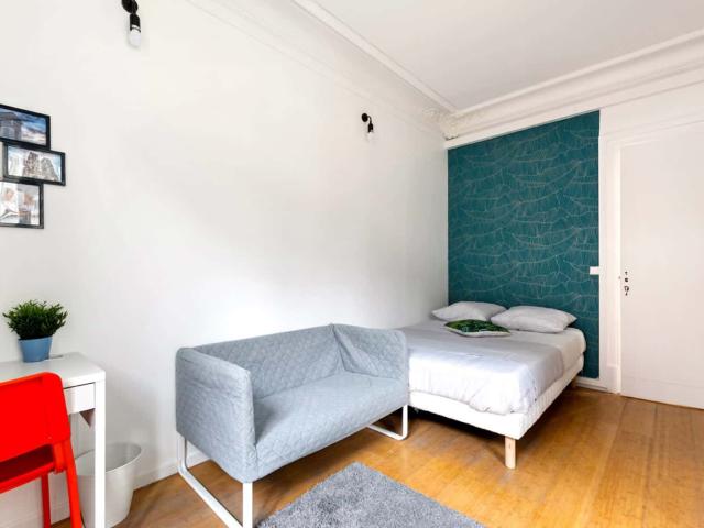 Spacious and luminous room 15m² IV01