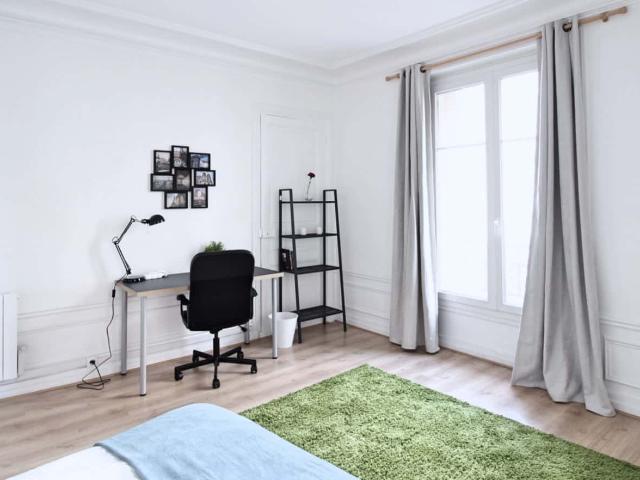 Spacious and luminous room 16m² PA18