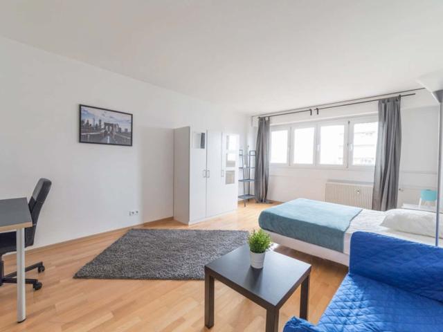 Spacious and luminous room 22m²