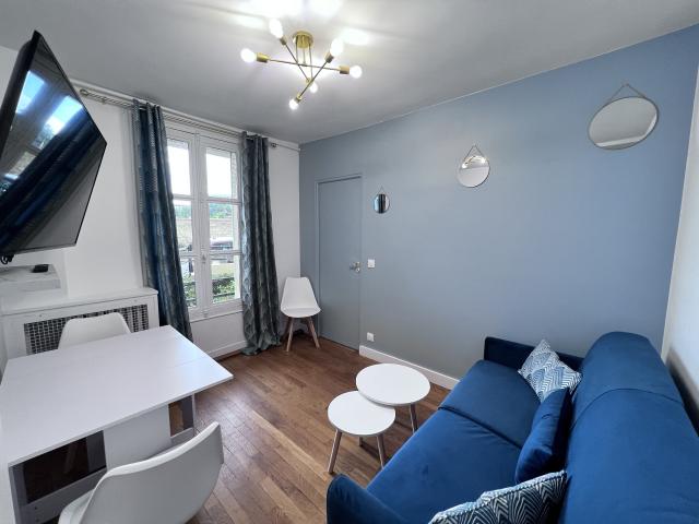 Spacious and Modern Apartment Rue Gallieni, Boulogne Billancourt