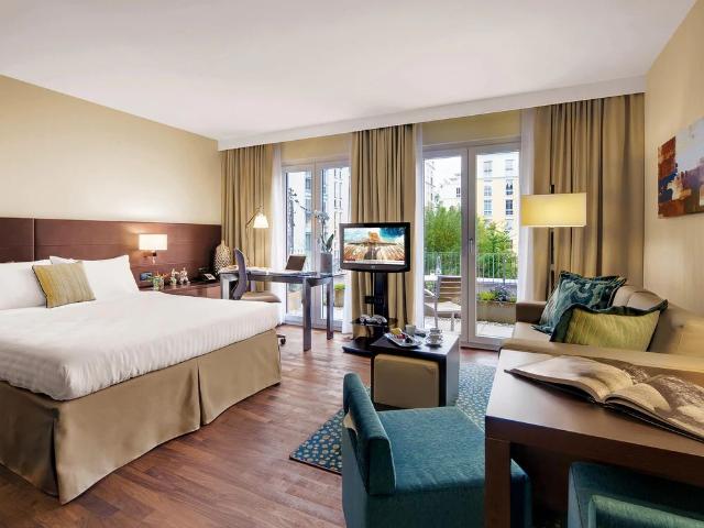 Spacious and new suite in München with daily breakfast