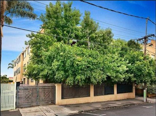 Spacious and Sun lit 2 bed apartment