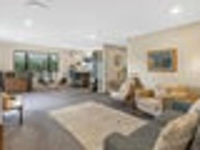 Spacious and Private on Larch