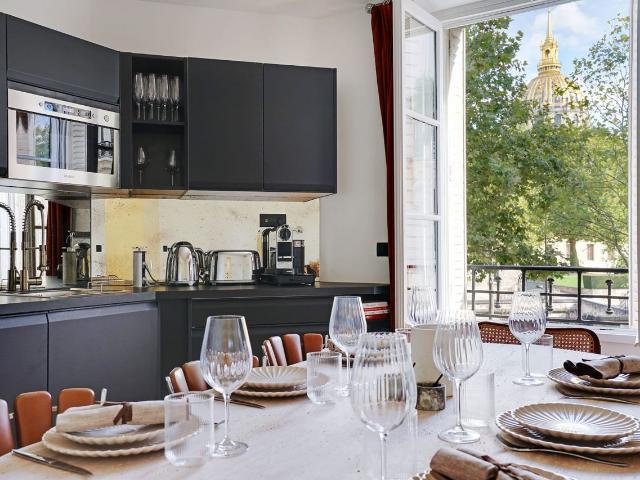 Spacious and wonderful apartment Invalides, Paris Amsterdam Apartments for Rent