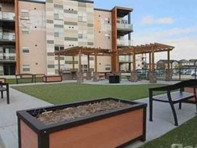 Spacious And Versatile 2 Bedroom + Den Condo