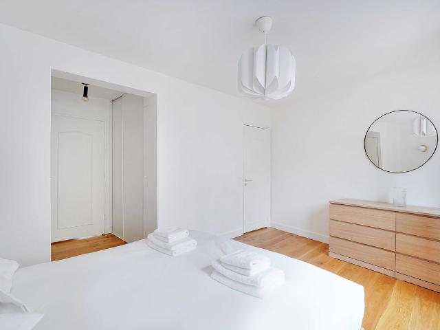 Spacious apartment 3 BDR / 6P 20eme St Fargeau, Paris Amsterdam Apartments for Rent