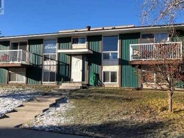 Spacious Apartment Available!