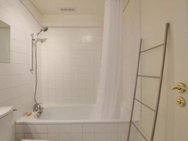 SPACIOUS APARTMENT ONE BEDROOM MARAIS RAMBUTEAU, Paris Amsterdam Apartments for Rent