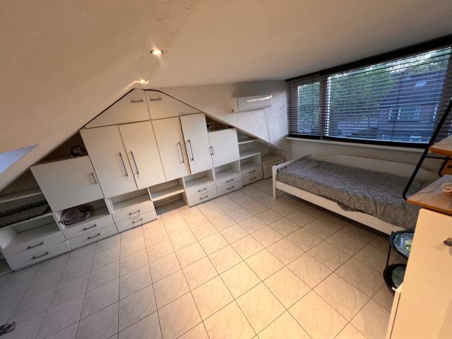 Spacious Attic Room 23 m² in Prinseland