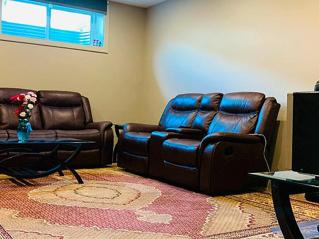 Spacious Basement Suite With Private Entrance – Evergreen Sw