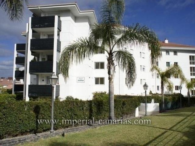 Spacious beachfront apartment with balcony and beautiful views of the sea and Mount Teide