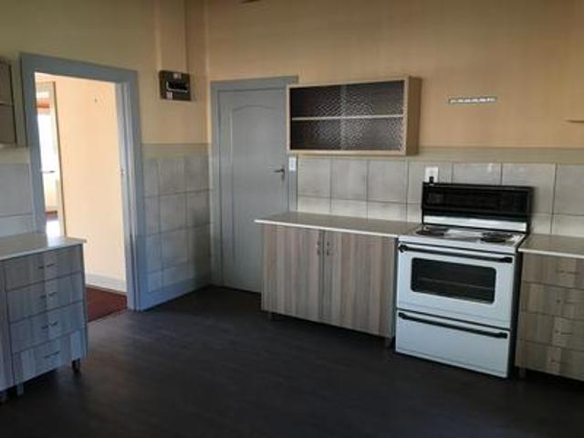 spacious brakpan family home with do.