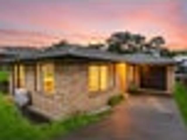 Spacious Brick & Tile with Elevated Views