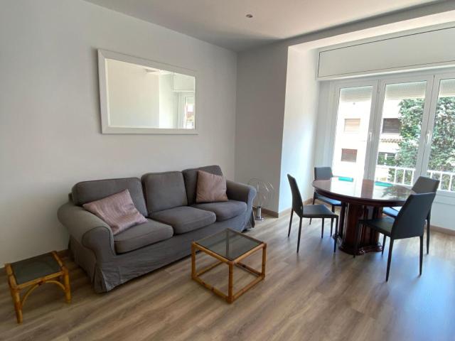 Spacious bright 3 bedroom apartment in Barcelona