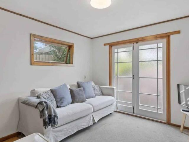 Spacious, bright Studio