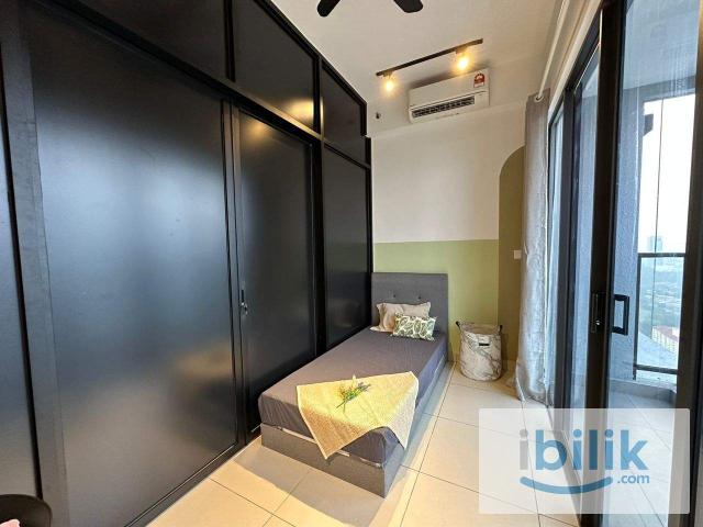 Spacious Bright Room | Bilik Luas & Cerah