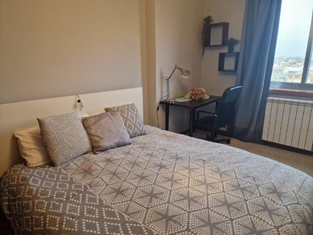 Spacious & Bright Room in City Center