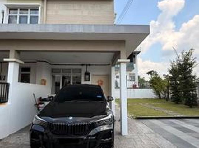 Spacious Bright Townhouse Seri Kembangan Prime Location