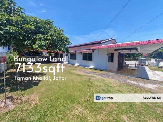 Spacious bungalow with large land in Taman Khalidi