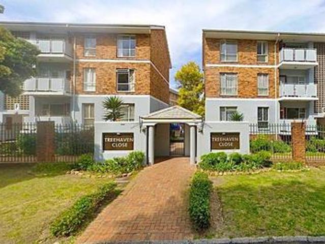spacious & central 2 bedroom apartme.